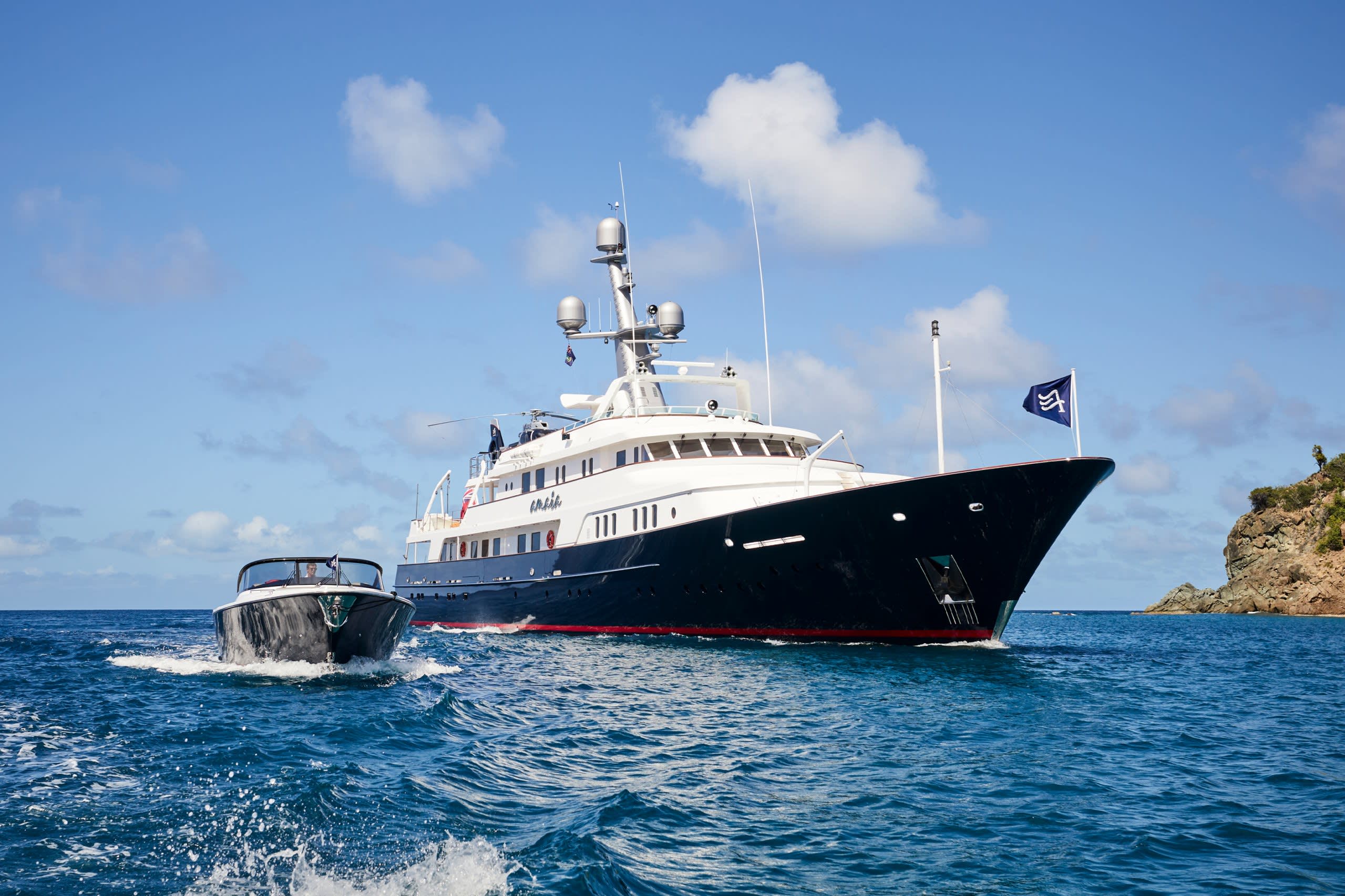 luxury yachts to charter